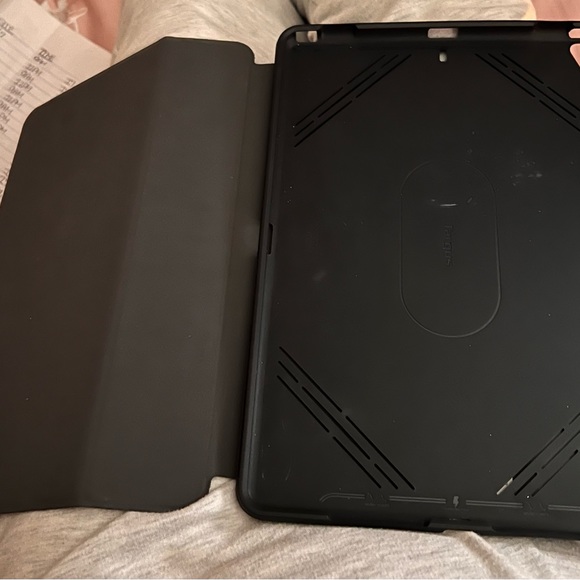 IPAD Bundle!!! - Picture 4 of 6